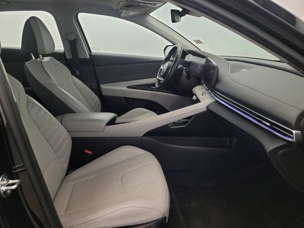 Used 2023 Hyundai Elantra Limited FWD image 21