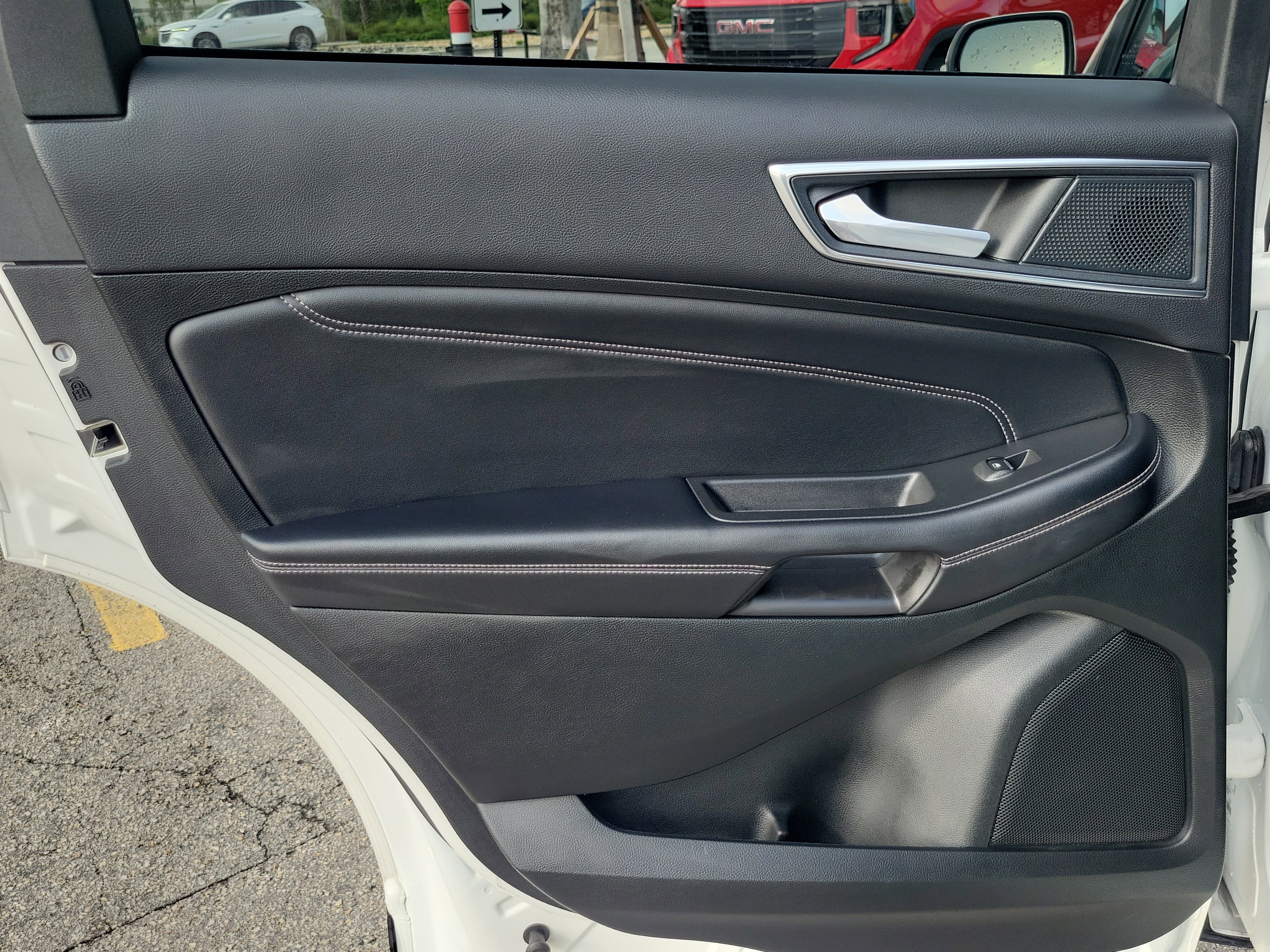 Used 2022 Ford Edge Titanium image 27