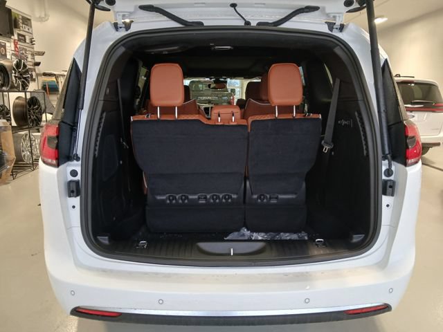 New 2026 Chrysler Pacifica Pinnacle AWD/4WD image 20