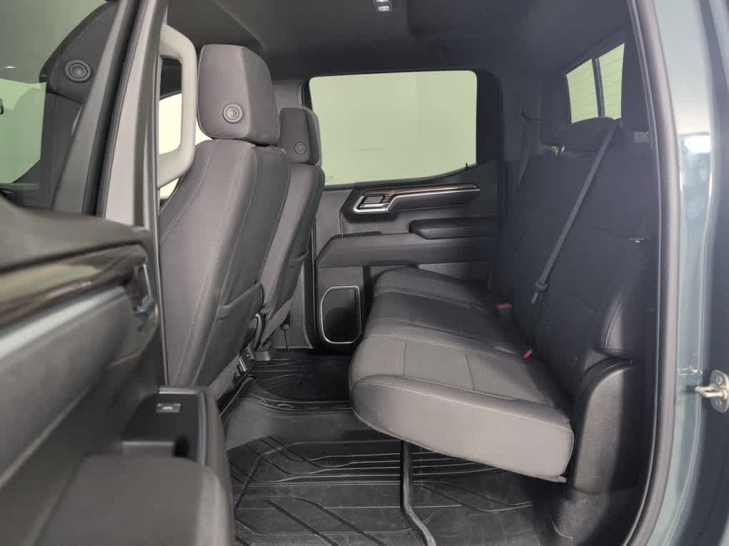 Used 2025 Chevrolet Silverado 1500 LT w/ Safety Package AWD/4WD image 14