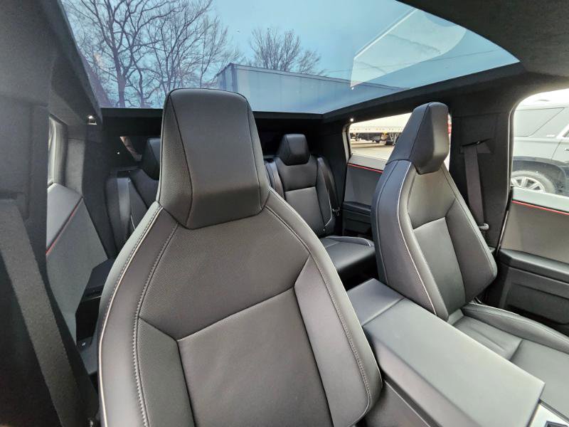 Used 2025 Tesla Cybertruck AWD Crew Cab image 66