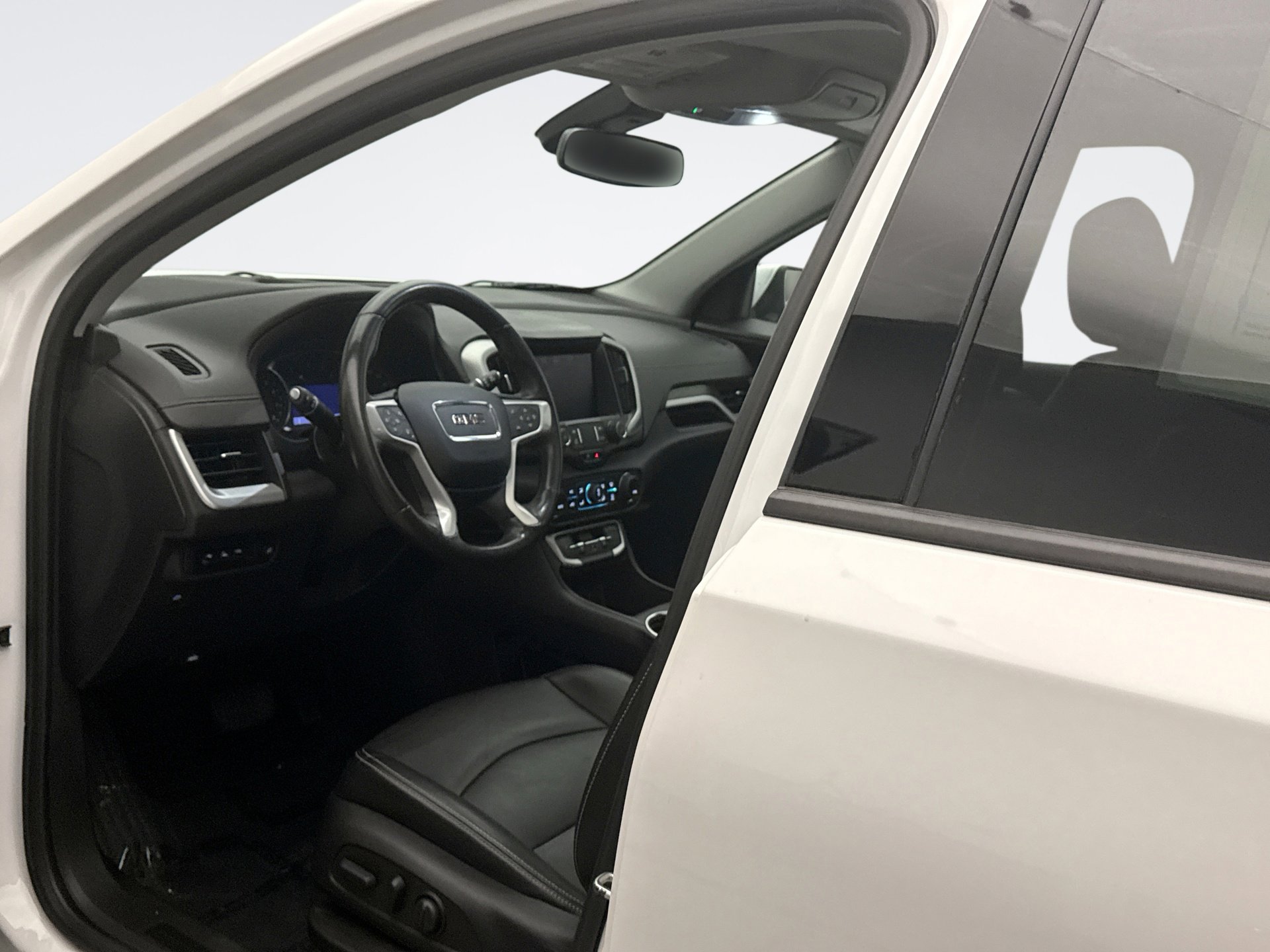 Used 2022 GMC Terrain SLT w/ Tech Package image 10