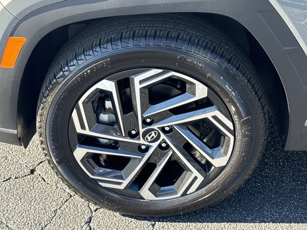 Used 2025 Hyundai Tucson Limited AWD/4WD image 11