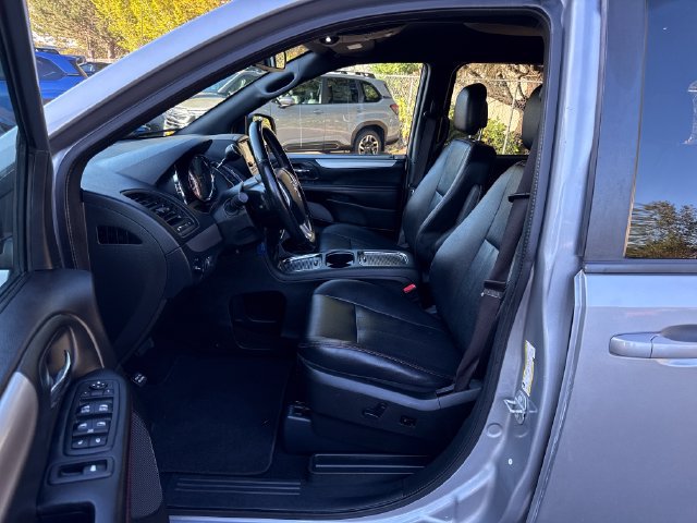 Used 2018 Dodge Grand Caravan GT FWD image 16
