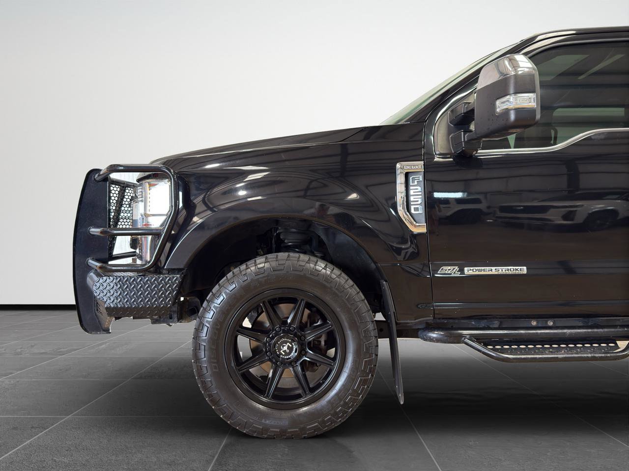 Used 2020 Ford F250 King Ranch w/ King Ranch Ultimate Package AWD/4WD image 2