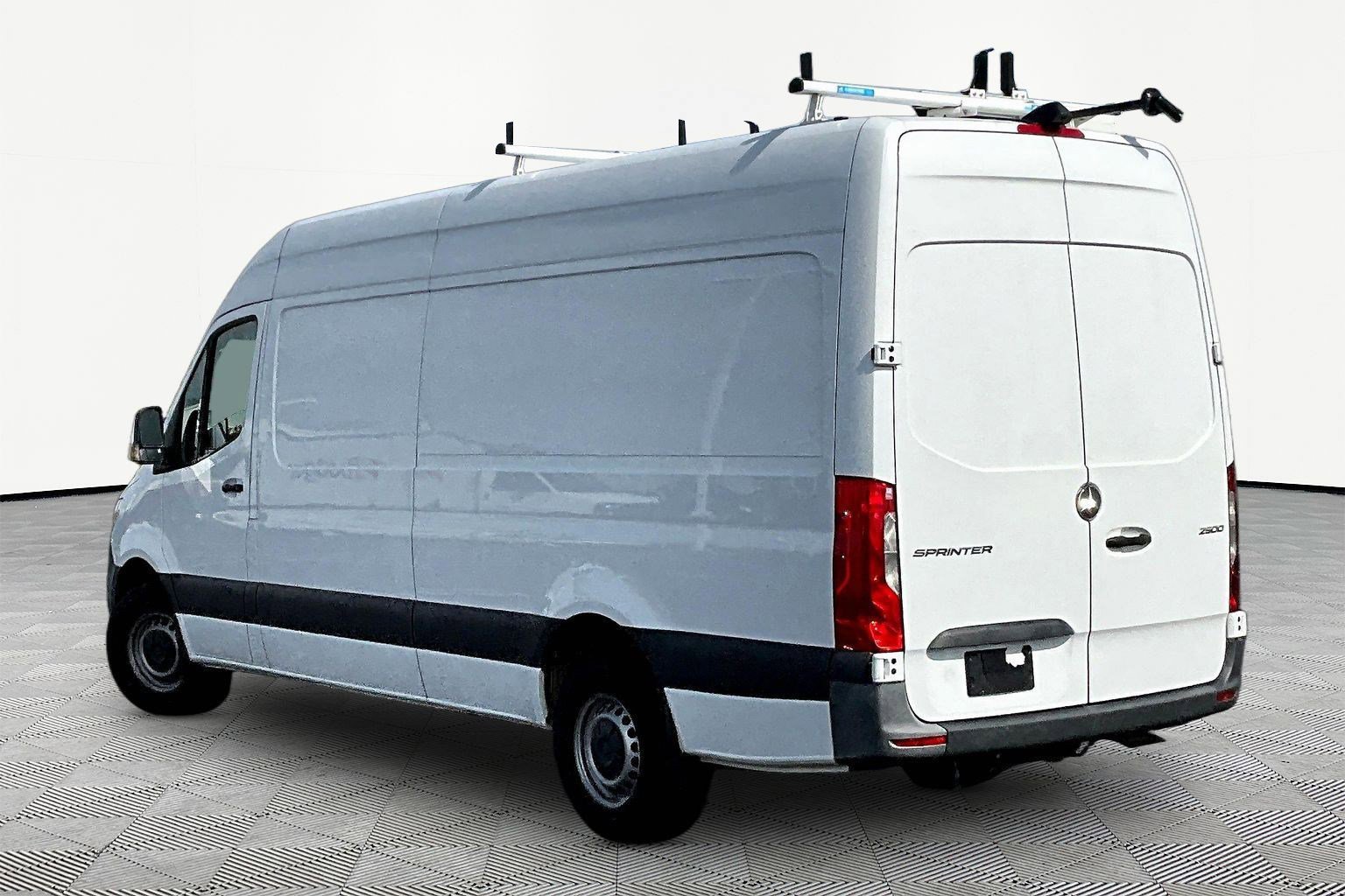 Used 2022 Mercedes-Benz Sprinter 2500 image 4