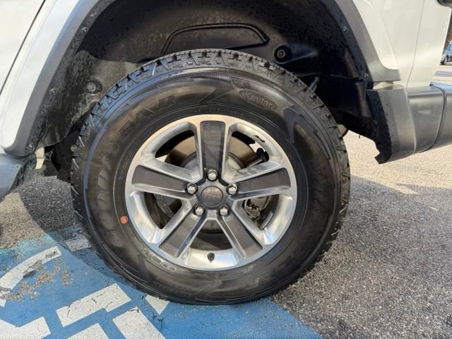 Used 2019 Jeep Wrangler Unlimited Sahara w/ LED Lighting Group AWD/4WD image 49