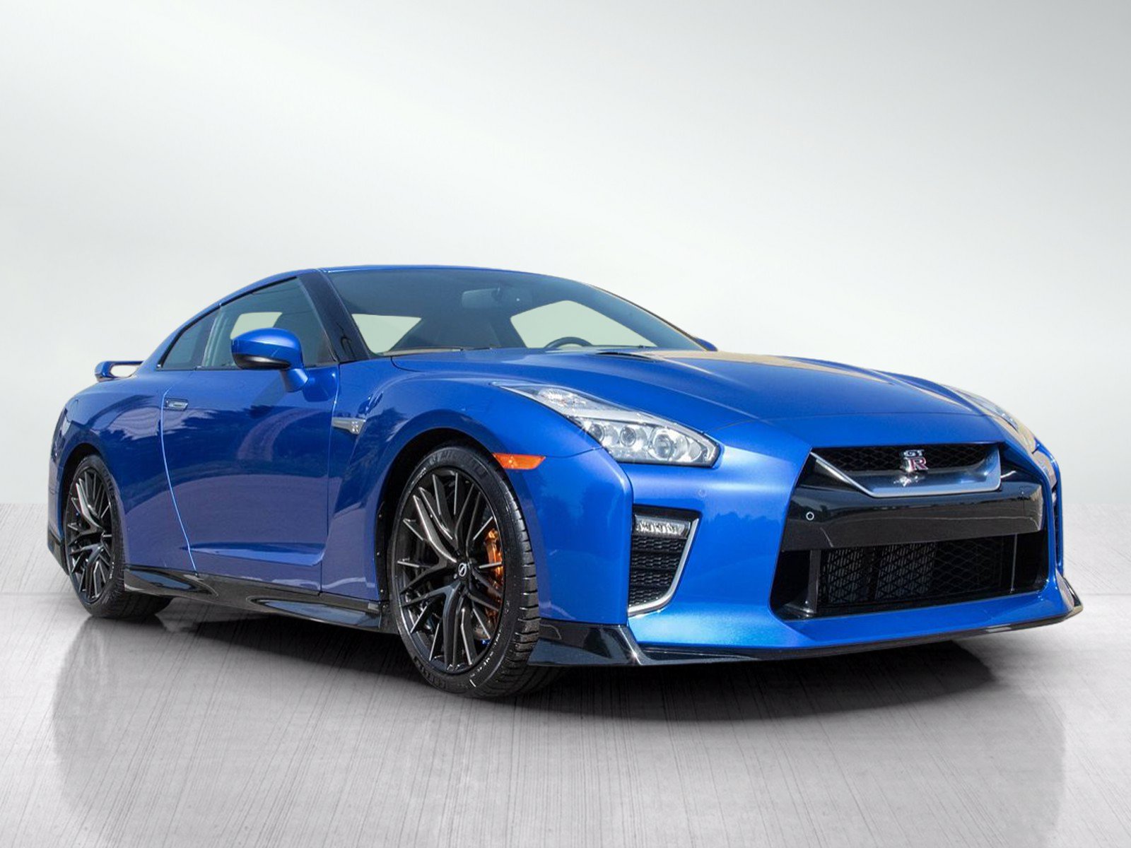 Used 2023 Nissan GT-R Premium AWD/4WD image 8