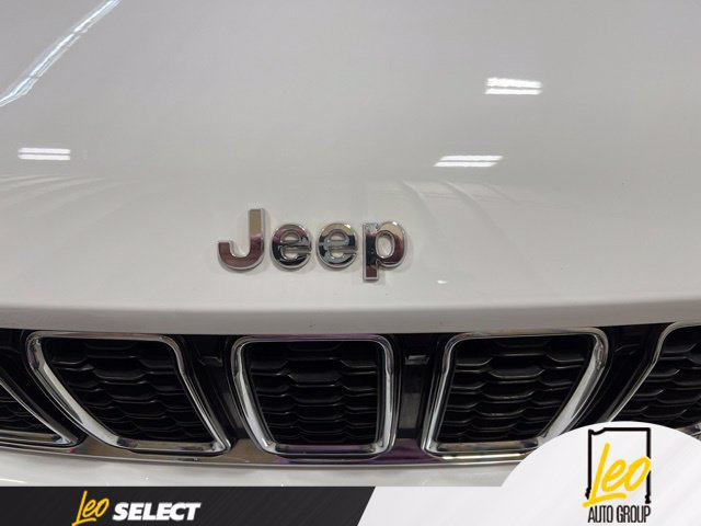 Used 2023 Jeep Grand Cherokee L Limited AWD/4WD image 10