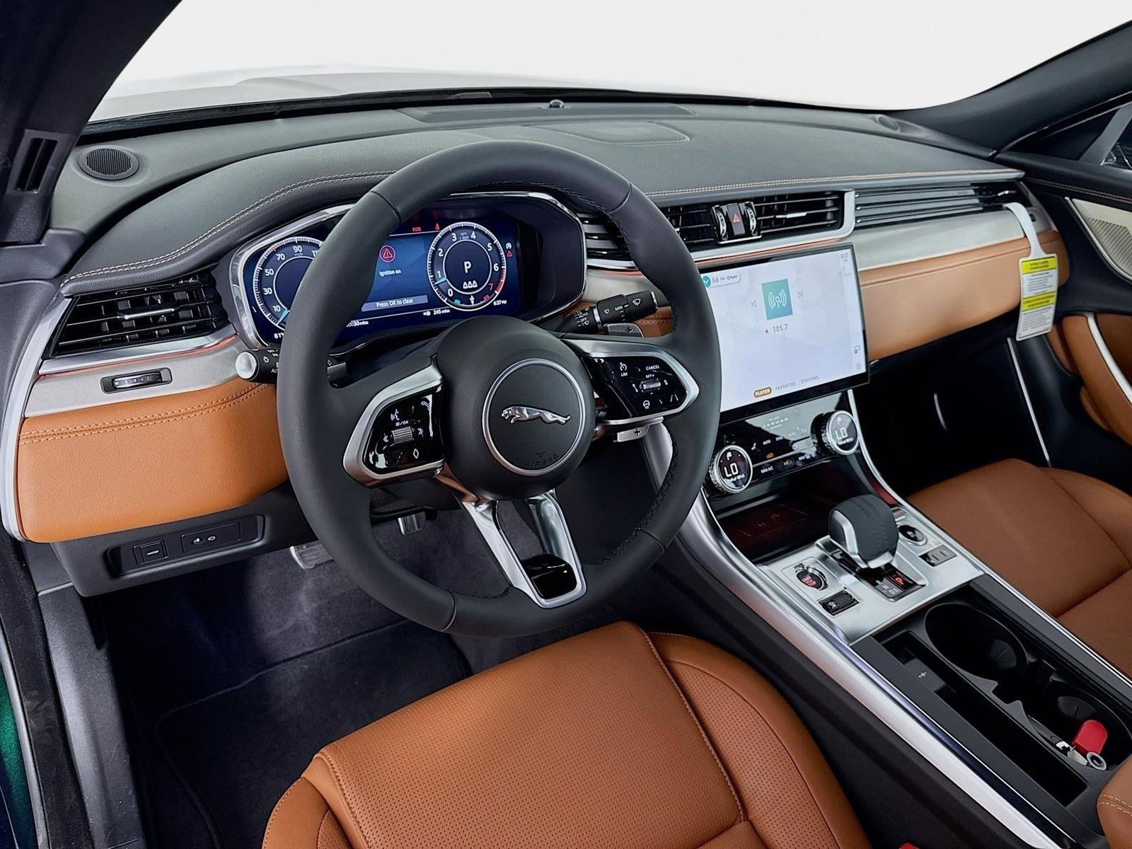 Used 2024 Jaguar XF R-Dynamic SE AWD/4WD image 9