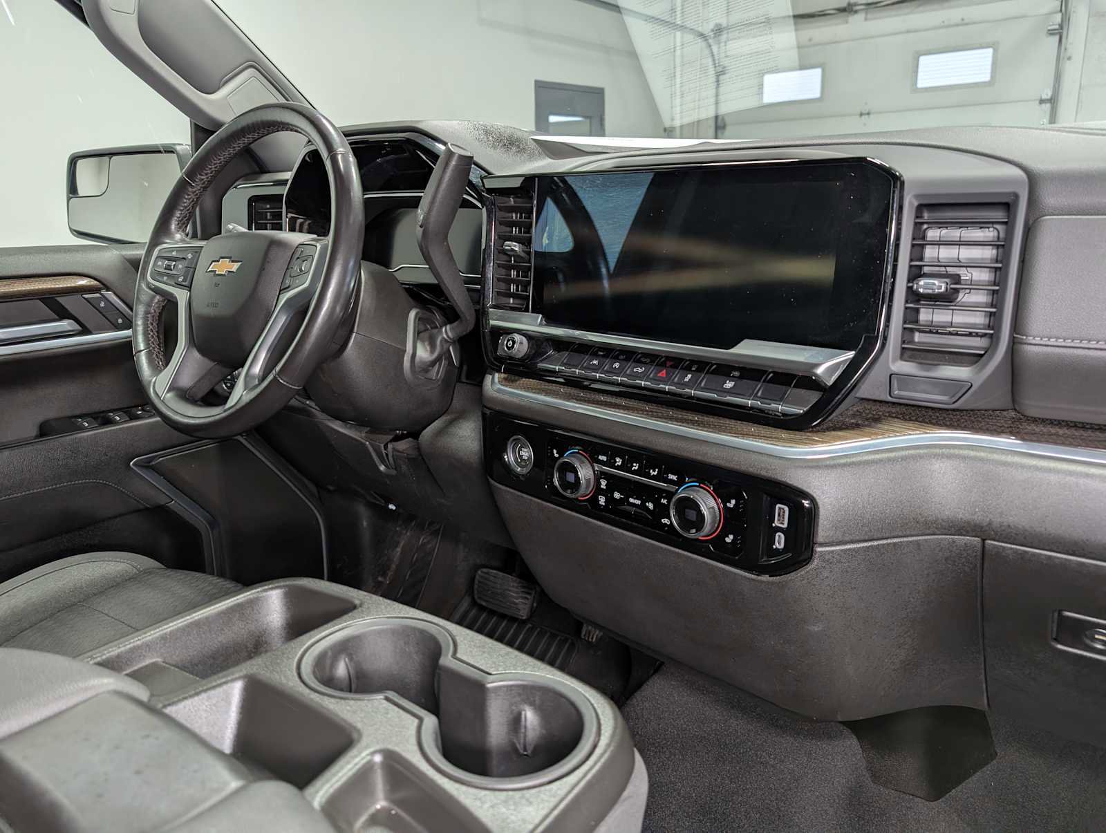 Certified 2022 Chevrolet Silverado 1500 LT AWD/4WD image 40