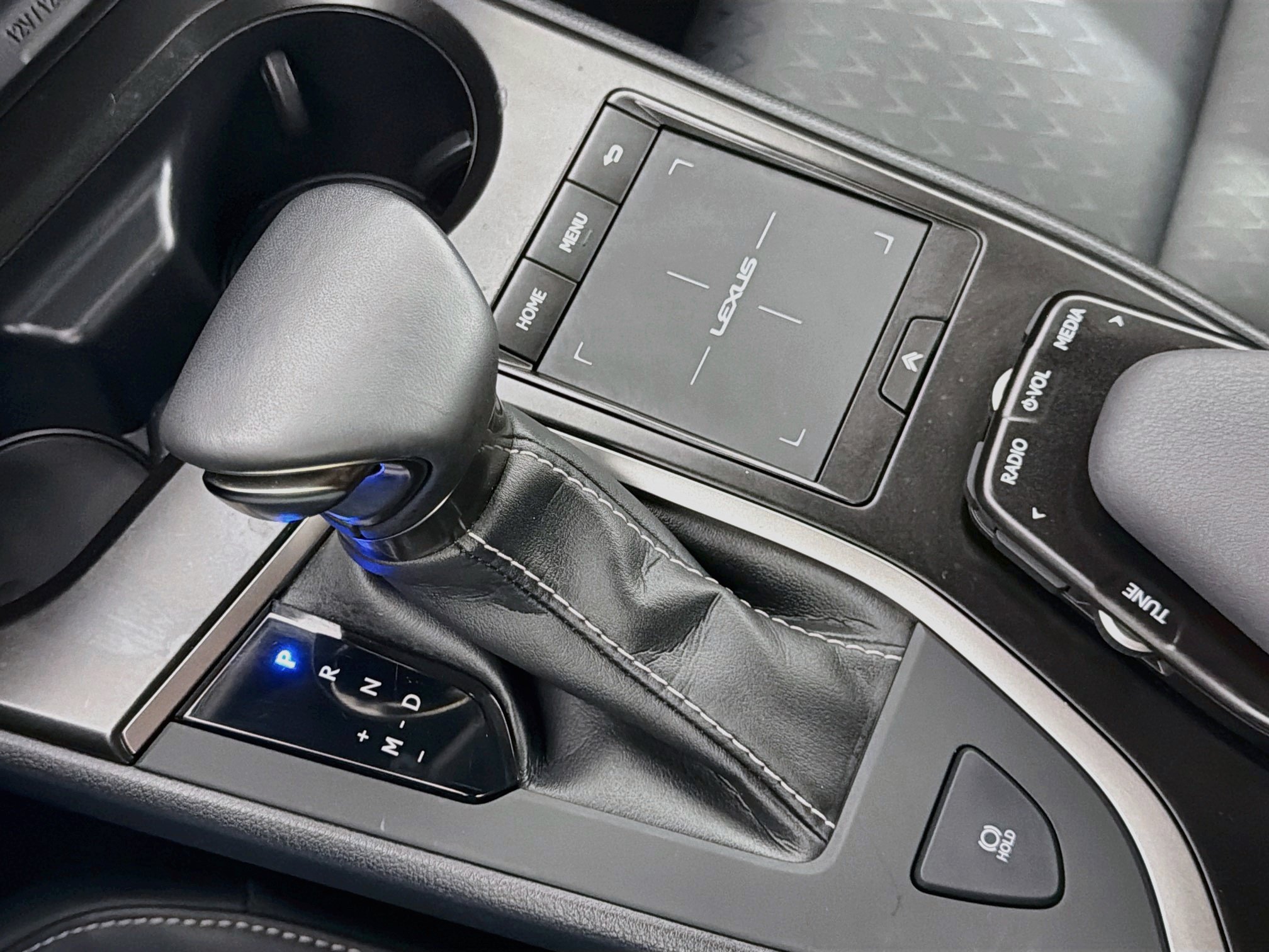 Used 2022 Lexus UX 200 w/ Accessory Package (Z2) FWD image 24