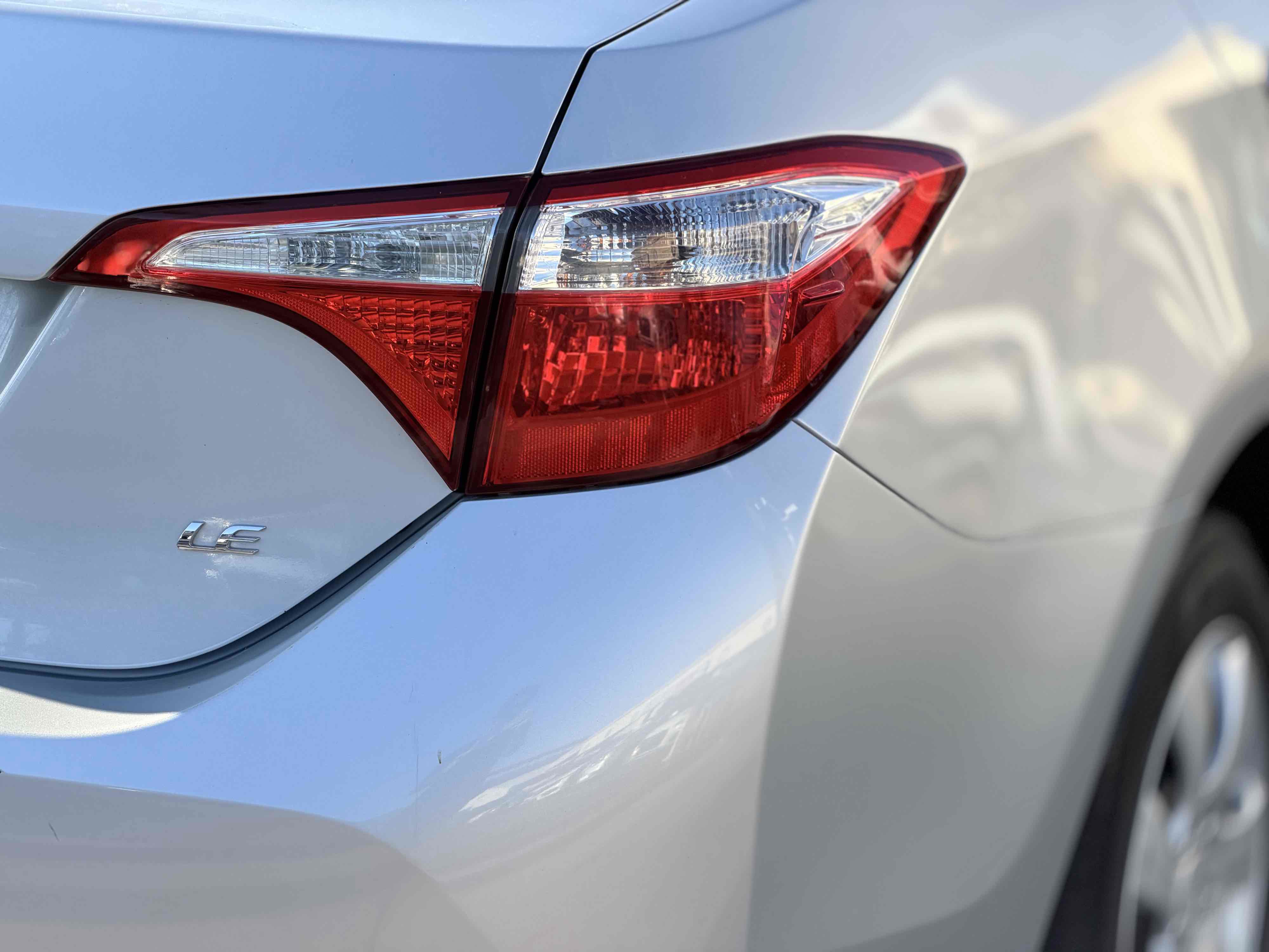 Used 2015 Toyota Corolla LE FWD image 11