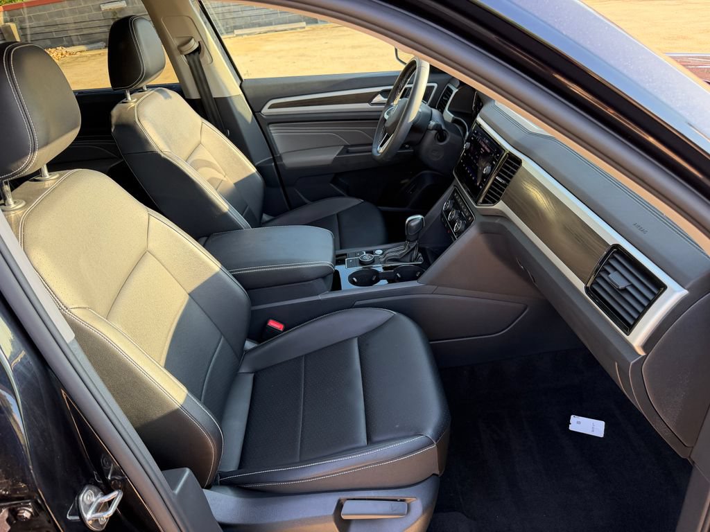 Certified 2023 Volkswagen Atlas SE w/ Panoramic Sunroof Package AWD/4WD image 22