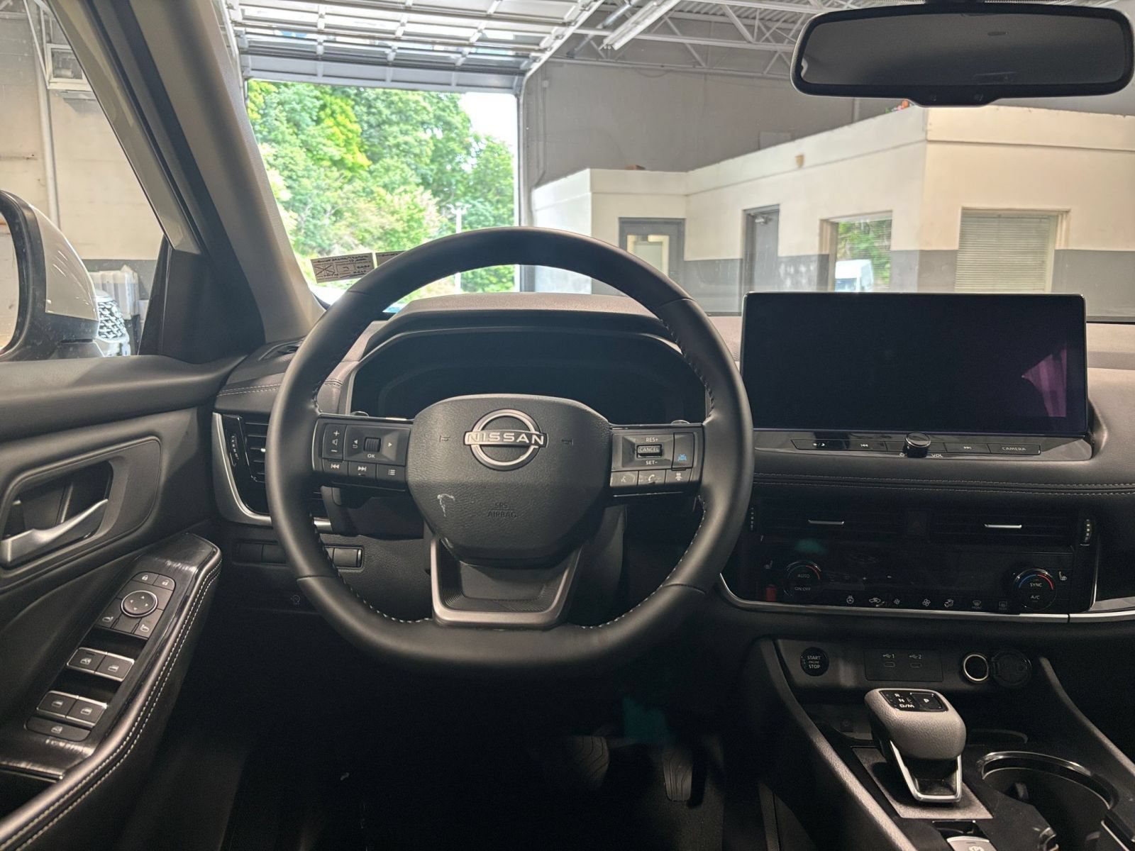 Used 2026 Nissan Rogue SL AWD/4WD image 38