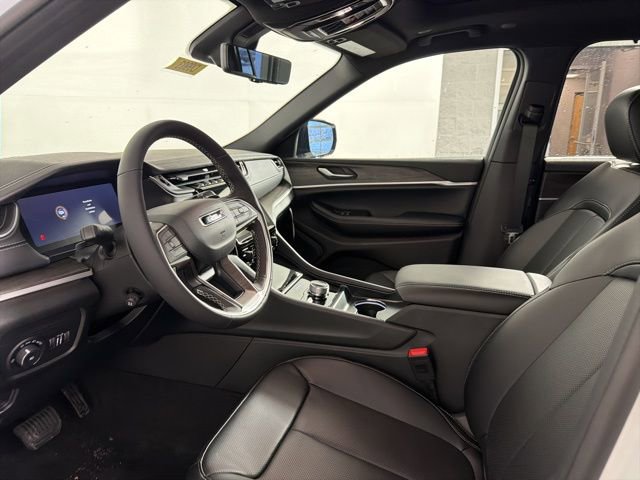 New 2025 Jeep Grand Cherokee L Limited w/ Luxury Tech Group II image 15