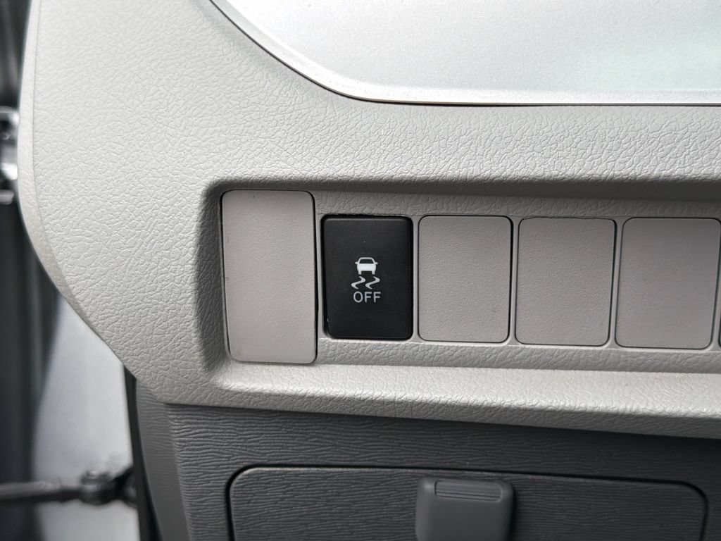 Used 2020 Toyota Sienna LE FWD image 21
