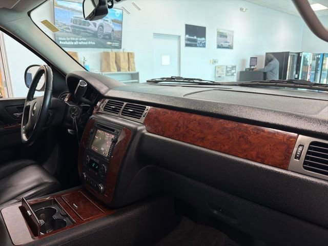 Used 2011 Chevrolet Avalanche LTZ image 31