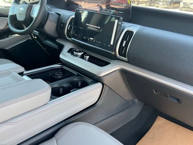 New 2025 Ford Expedition Max Active image 12