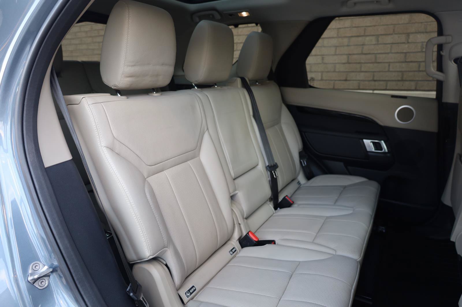 Used 2019 Land Rover Discovery SE AWD/4WD image 30