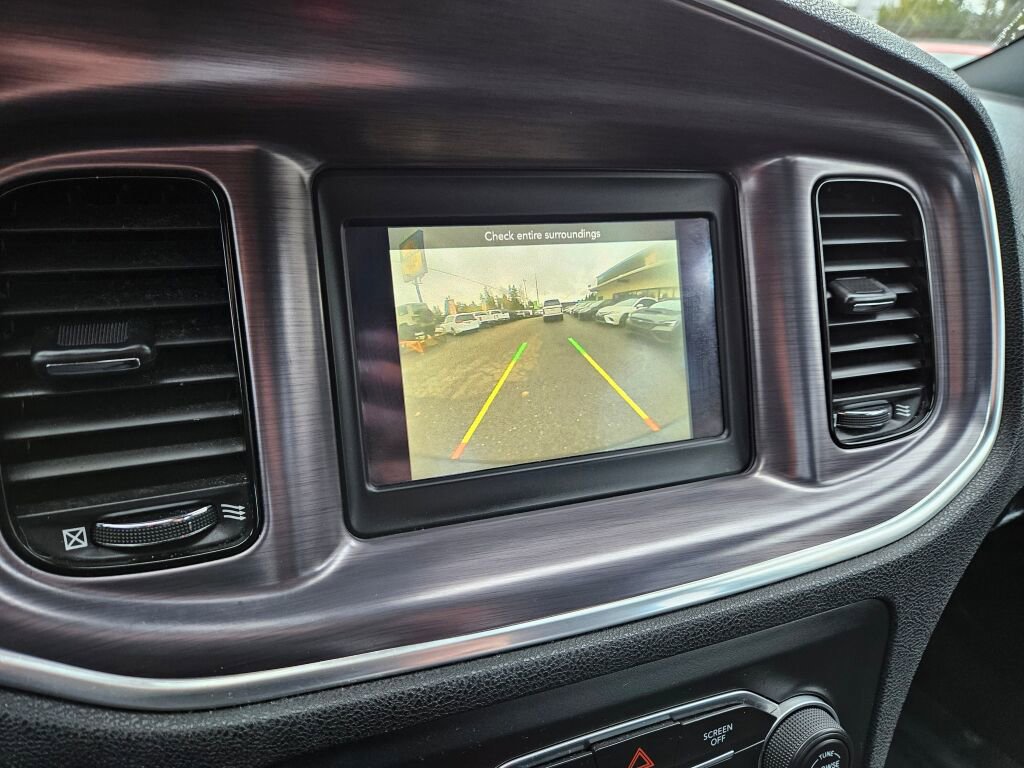 Used 2018 Dodge Charger SXT w/ Blacktop Package image 7