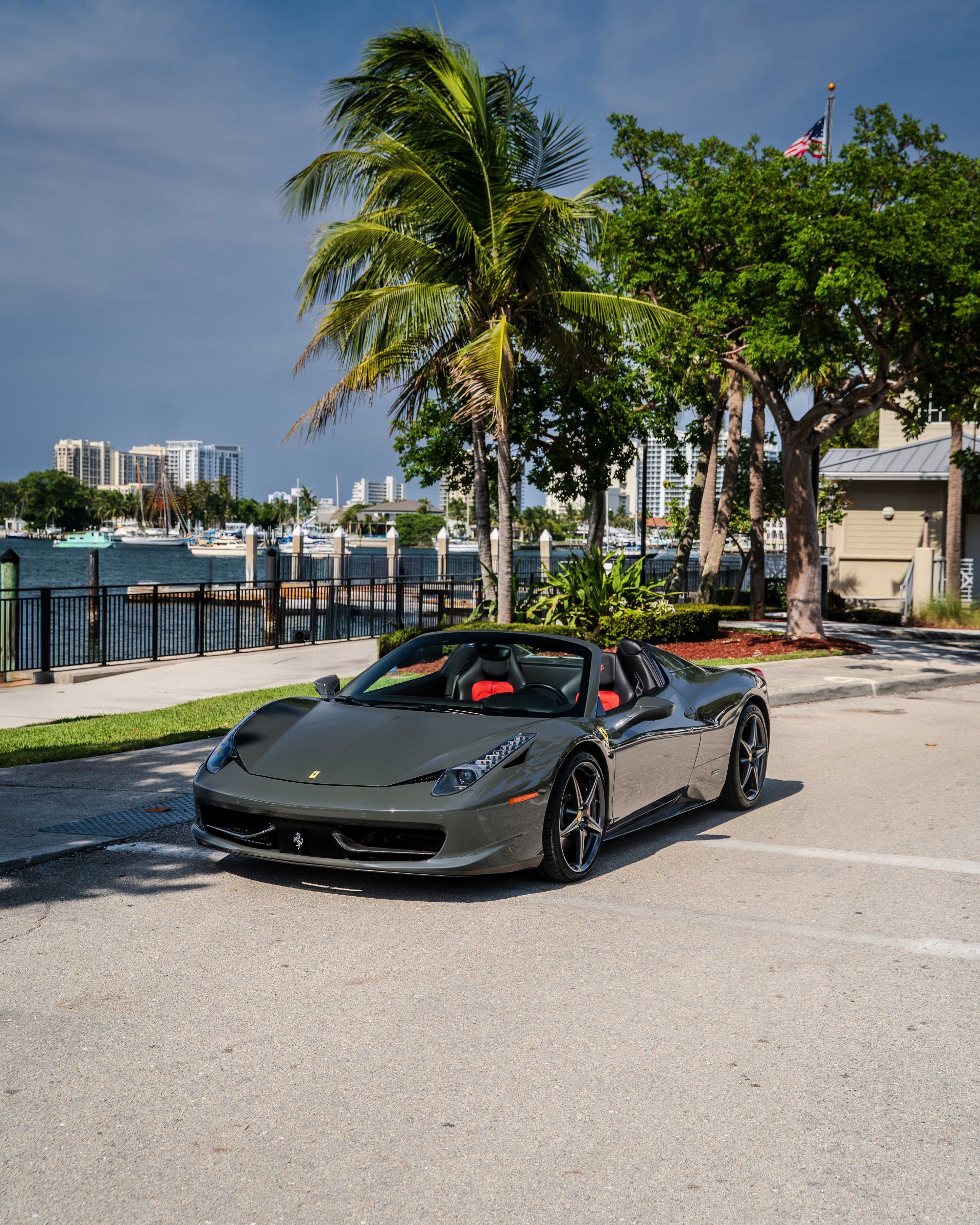 Used 2014 Ferrari 458 Spider RWD image 4