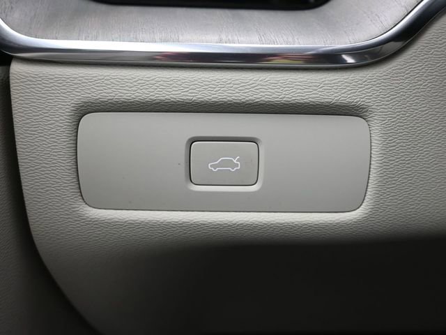 Used 2024 Volvo XC60 B5 Ultimate w/ Protection Package Premier image 25