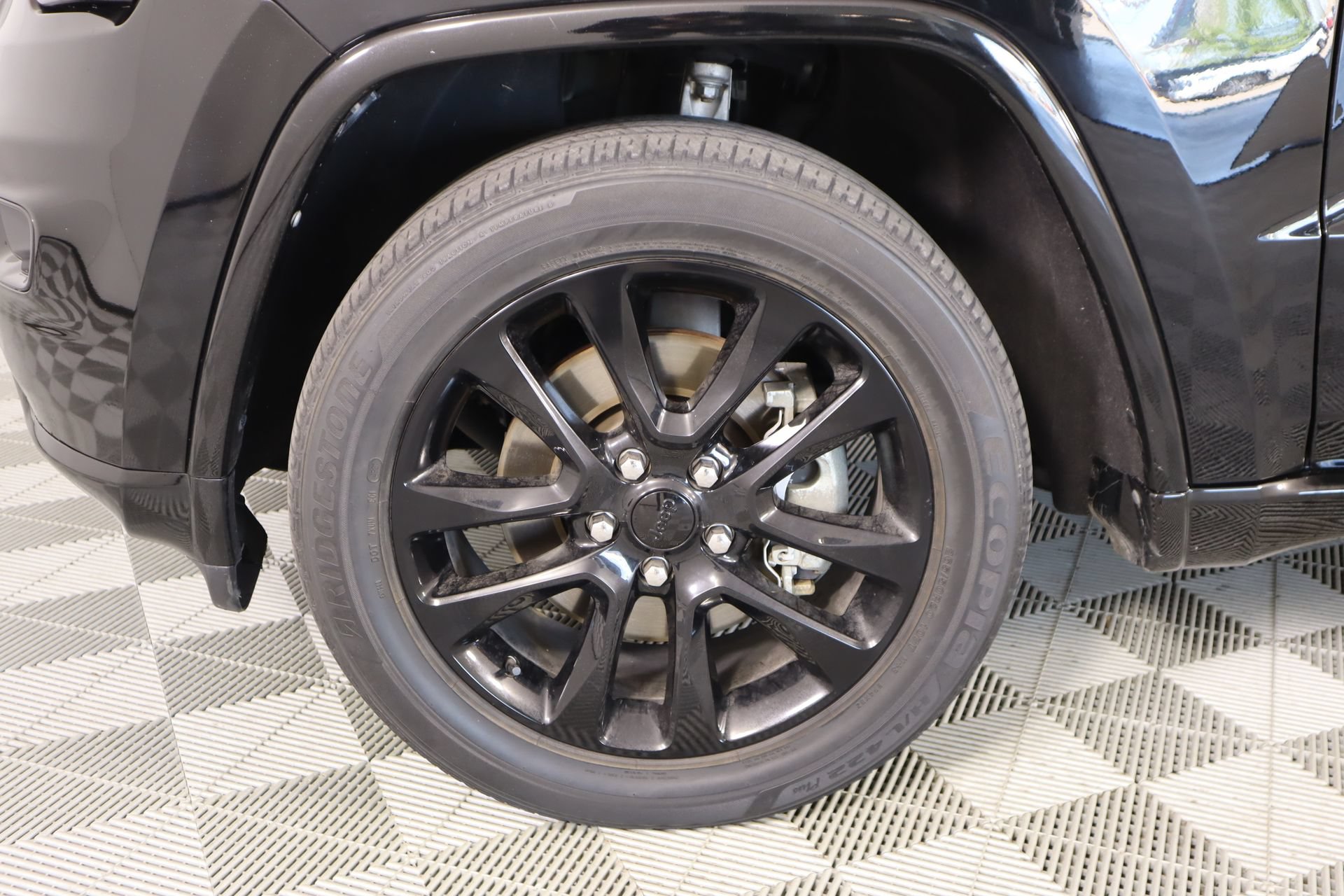 Used 2022 Jeep Grand Cherokee Laredo X AWD/4WD image 18
