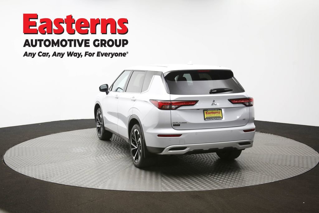 Used 2024 Mitsubishi Outlander SE image 65
