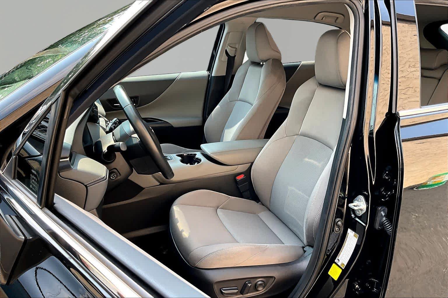 Certified 2024 Toyota Venza LE AWD/4WD image 8