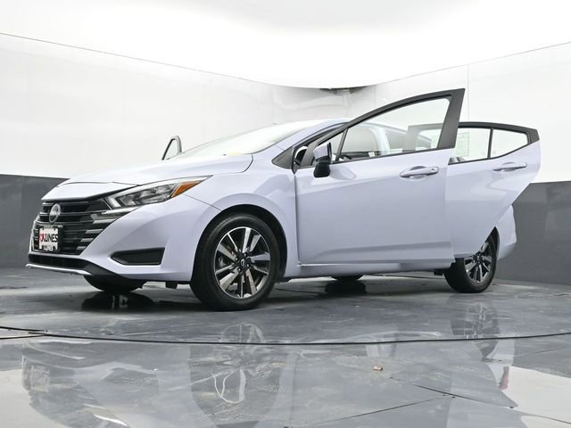 Used 2025 Nissan Versa SV image 66
