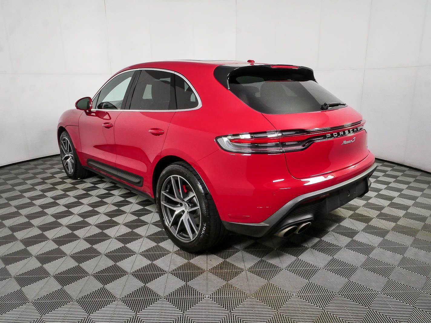 Used 2022 Porsche Macan S AWD/4WD image 3