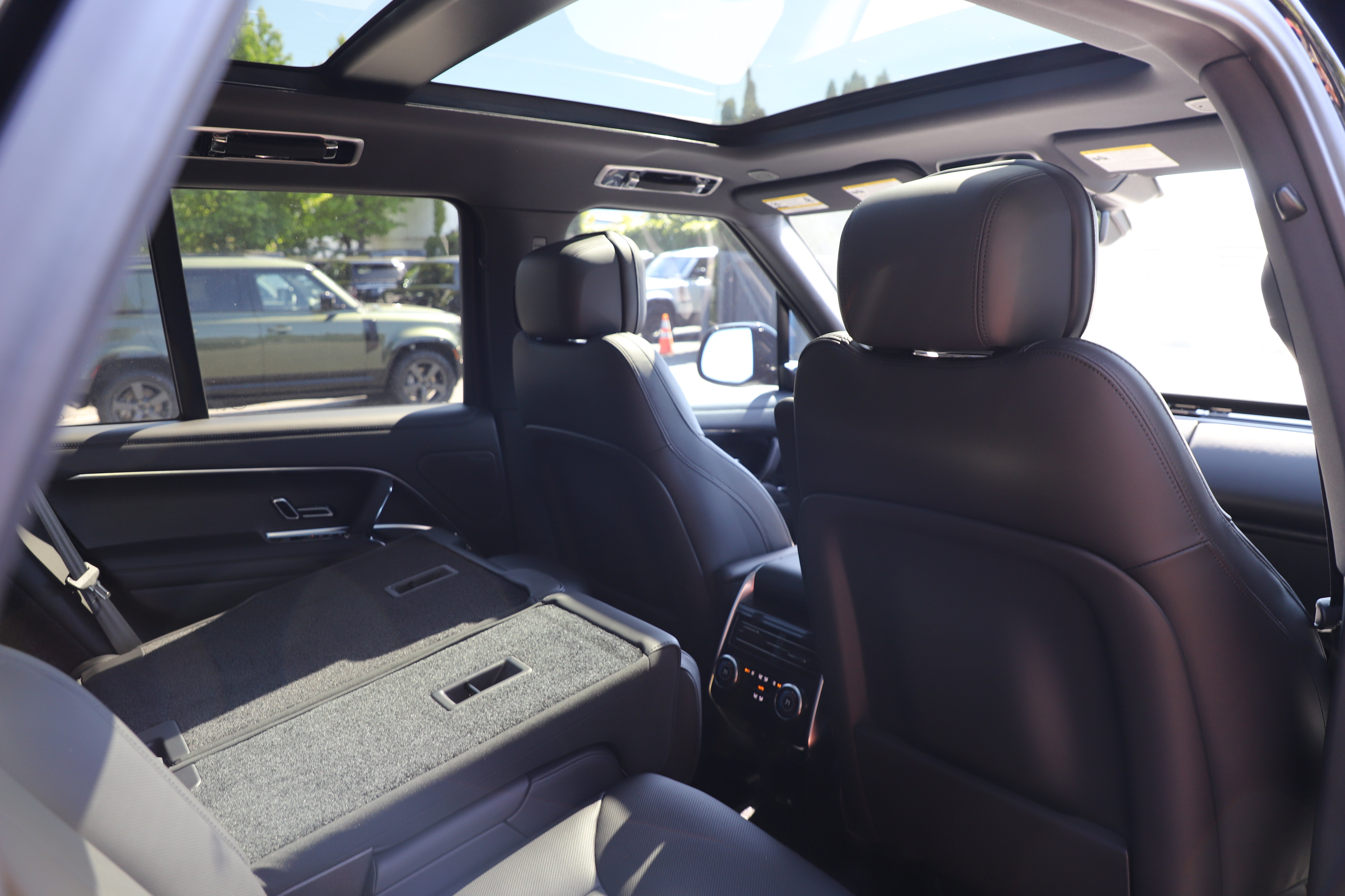 New 2026 Land Rover Range Rover SE AWD/4WD image 11
