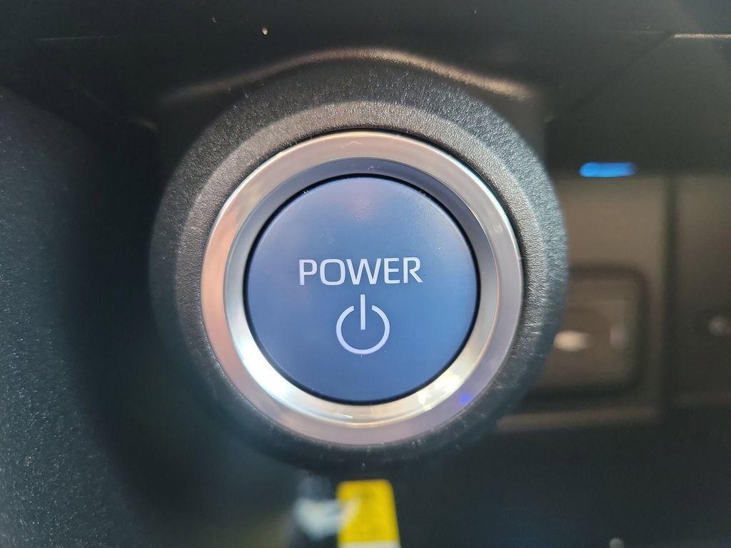 Used 2021 Toyota Venza LE image 33