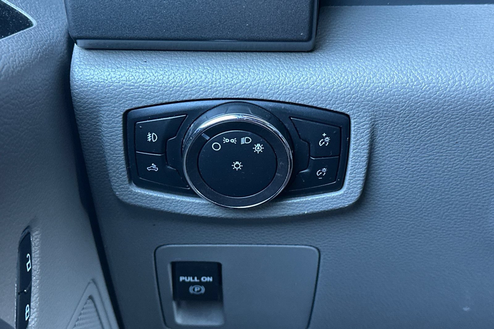 Used 2018 Ford F150 XLT RWD image 25