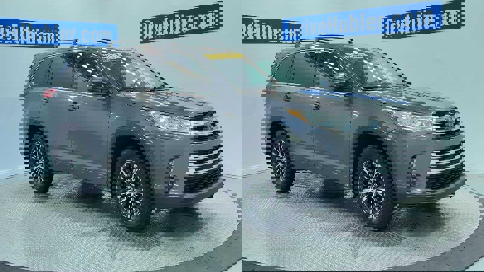 Used 2018 Toyota Highlander LE image 2