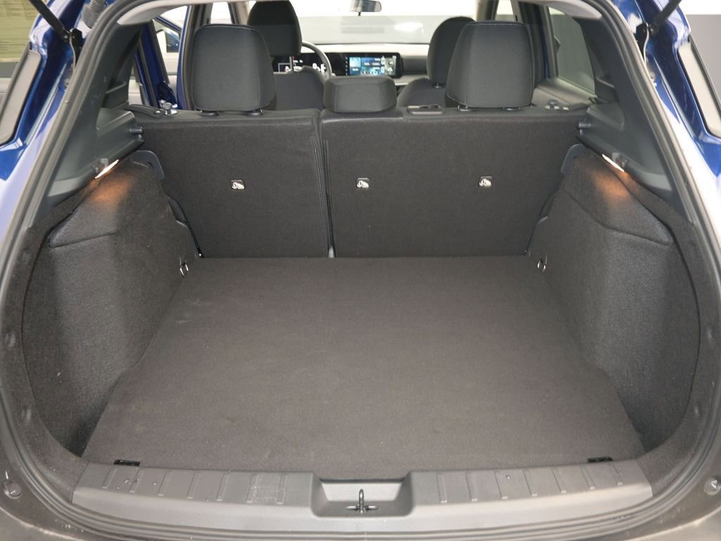 Certified 2025 Nissan Kicks SV image 11