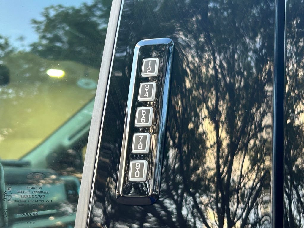 New 2026 Ford F250 Lariat w/ Black Appearance Package AWD/4WD image 17