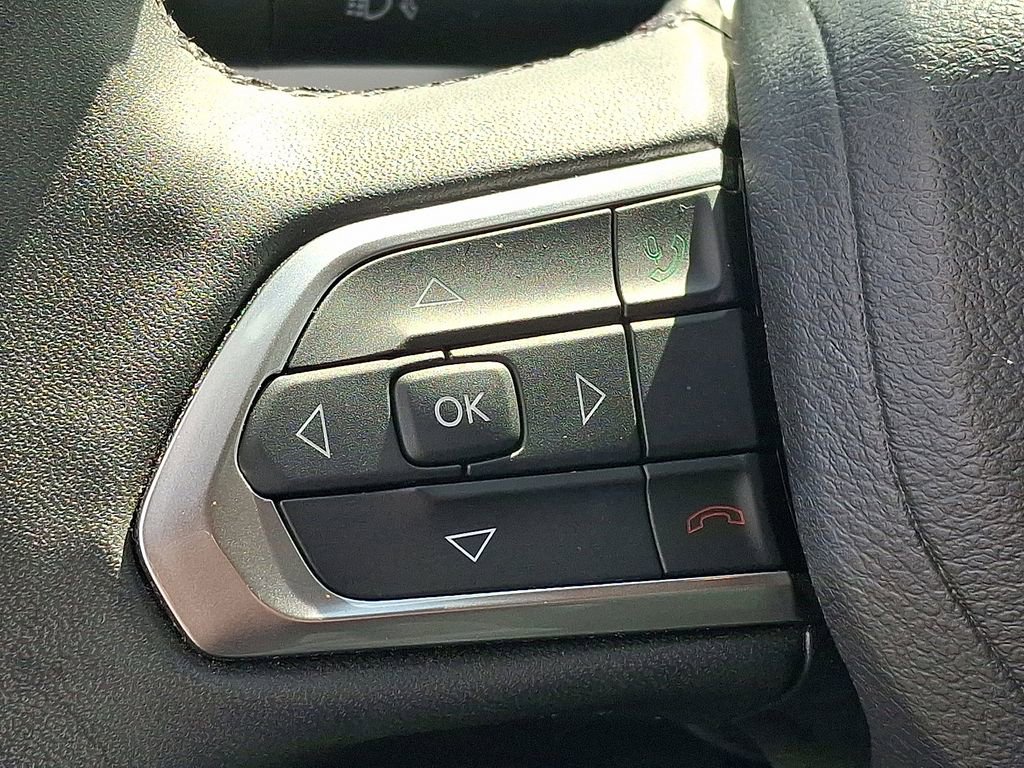 Used 2023 Jeep Compass Limited image 21