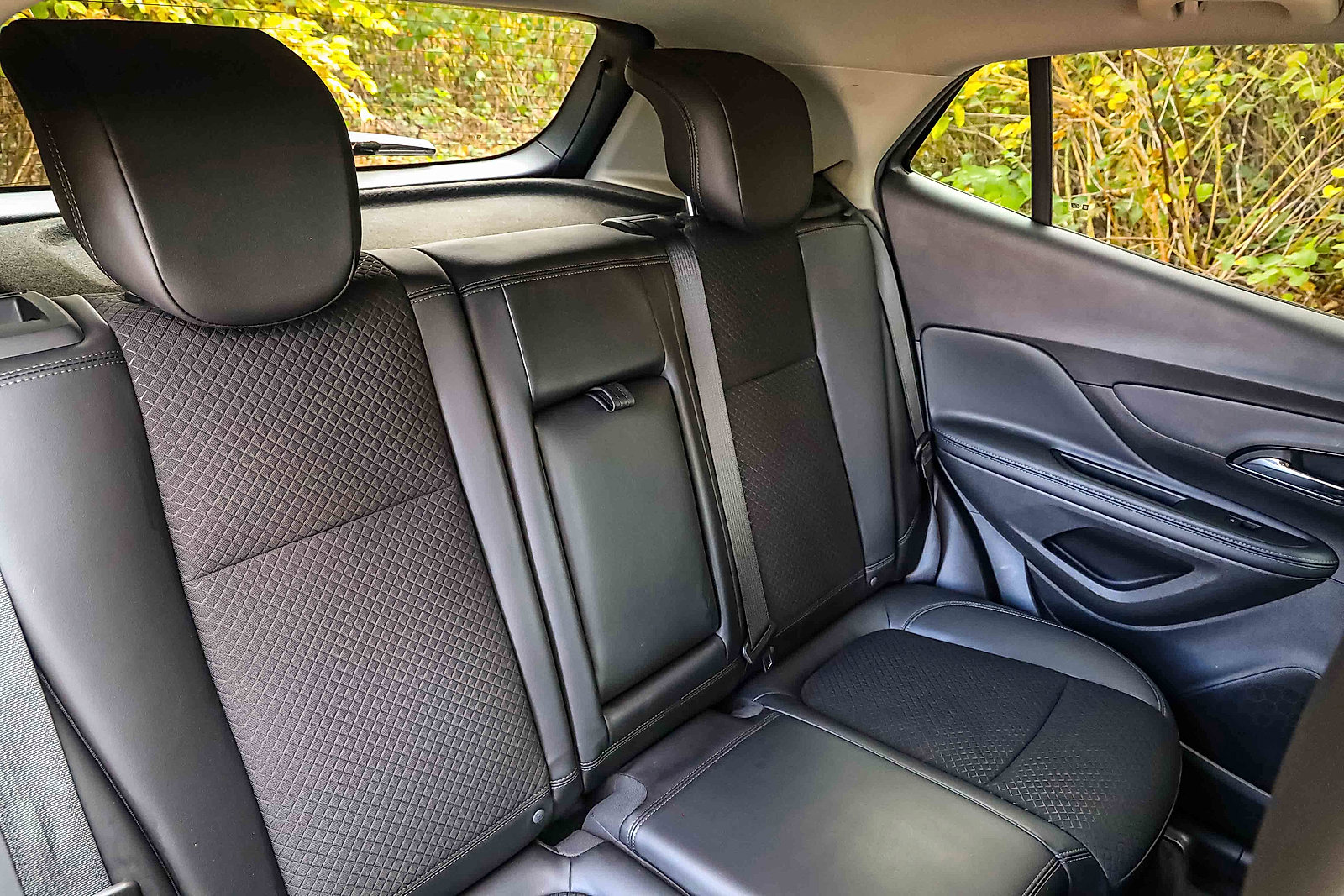 Used 2022 Buick Encore Preferred image 24