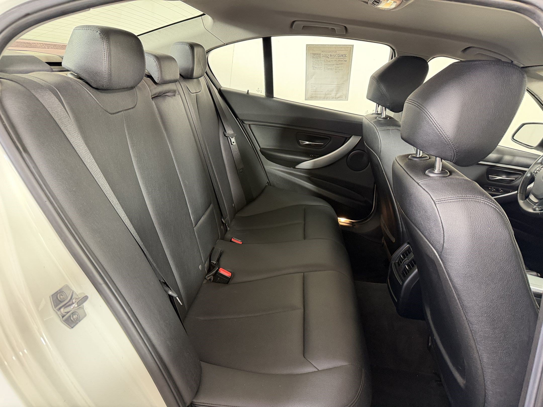 Used 2016 BMW 320i xDrive Sedan AWD/4WD image 28