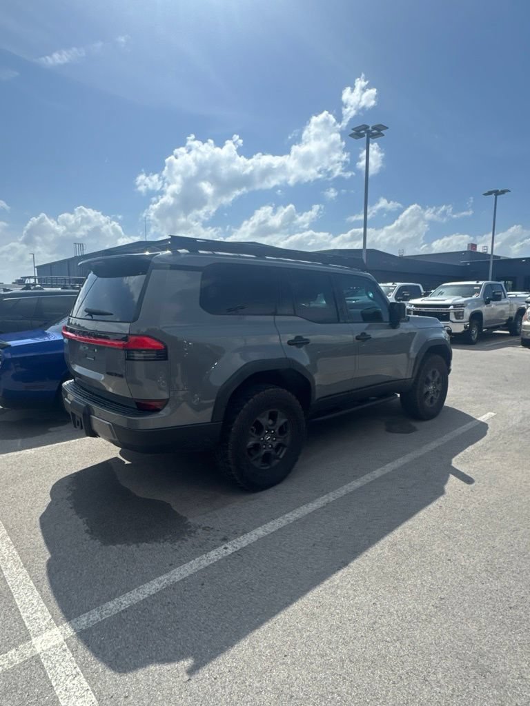 Used 2024 Lexus GX 550 AWD/4WD image 5