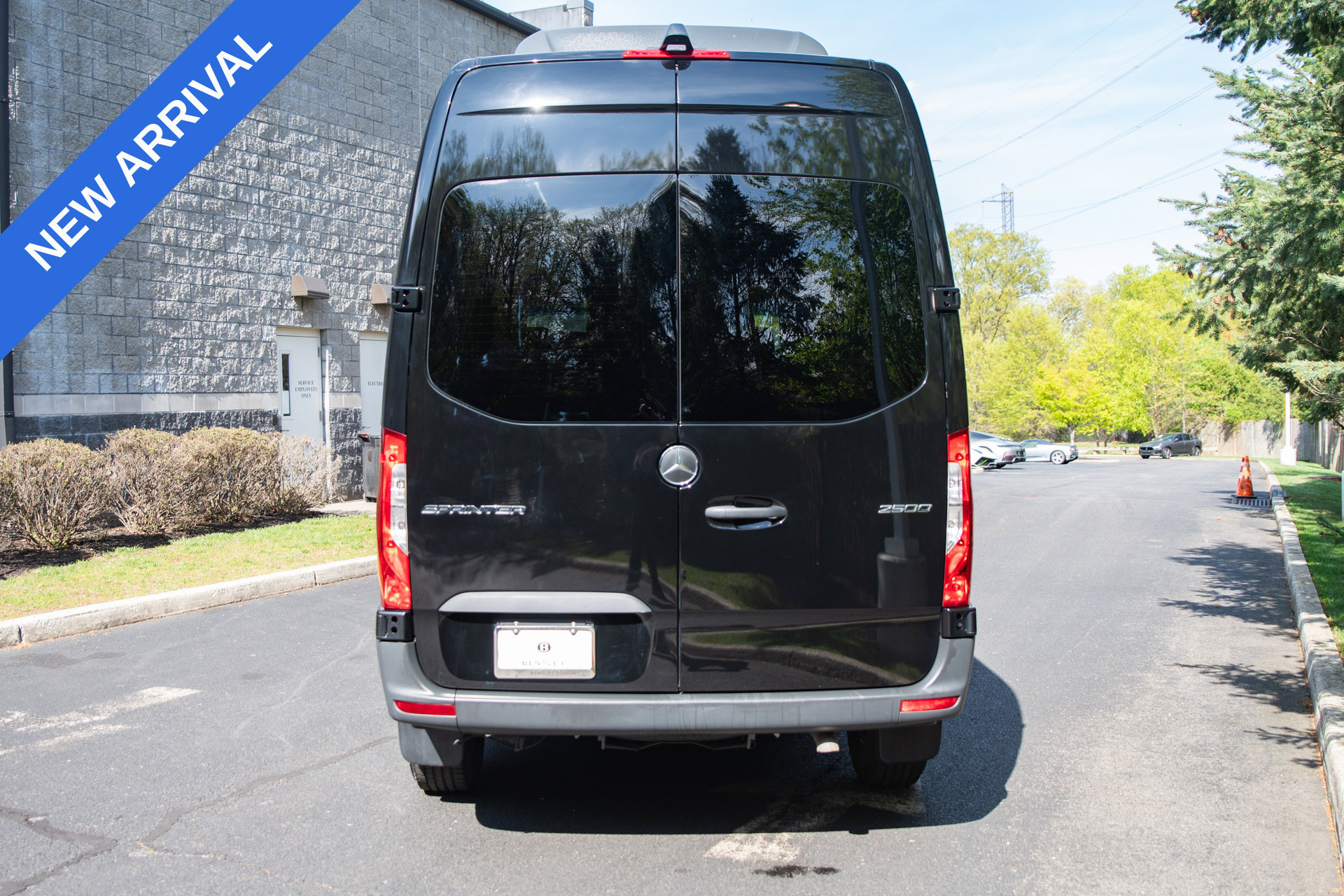 Used 2025 Mercedes-Benz Sprinter 2500 image 4