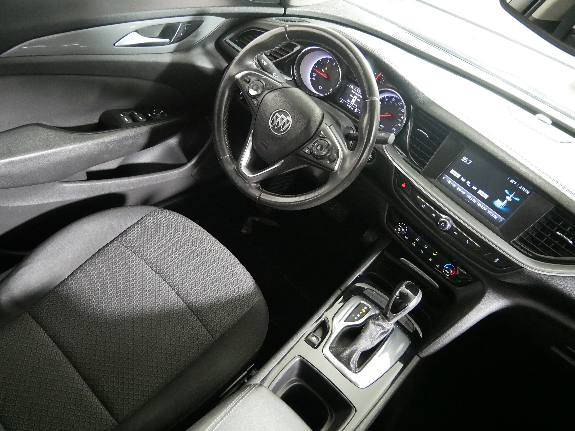 Certified 2018 Buick Regal Preferred image 9