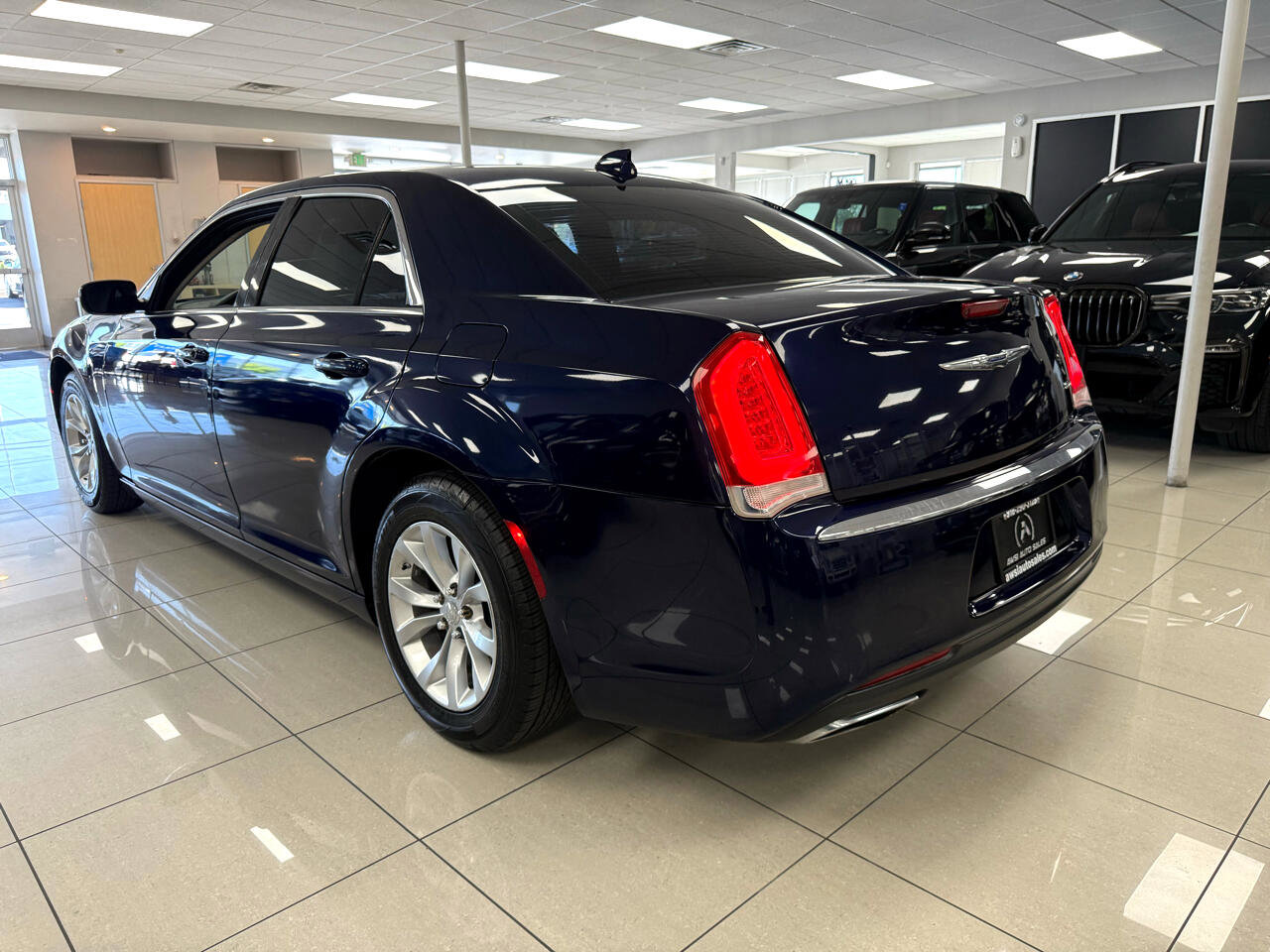 Used 2015 Chrysler 300 Limited image 6