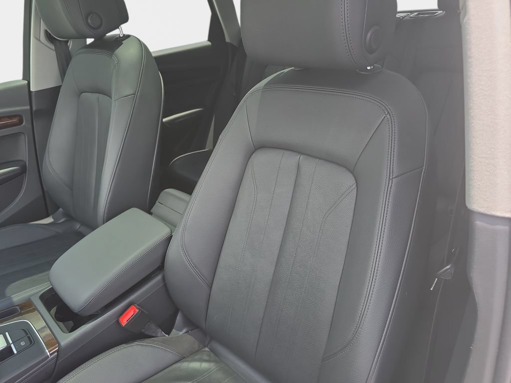 Used 2020 Audi Q5 Premium Plus w/ Premium Plus Package AWD/4WD image 26