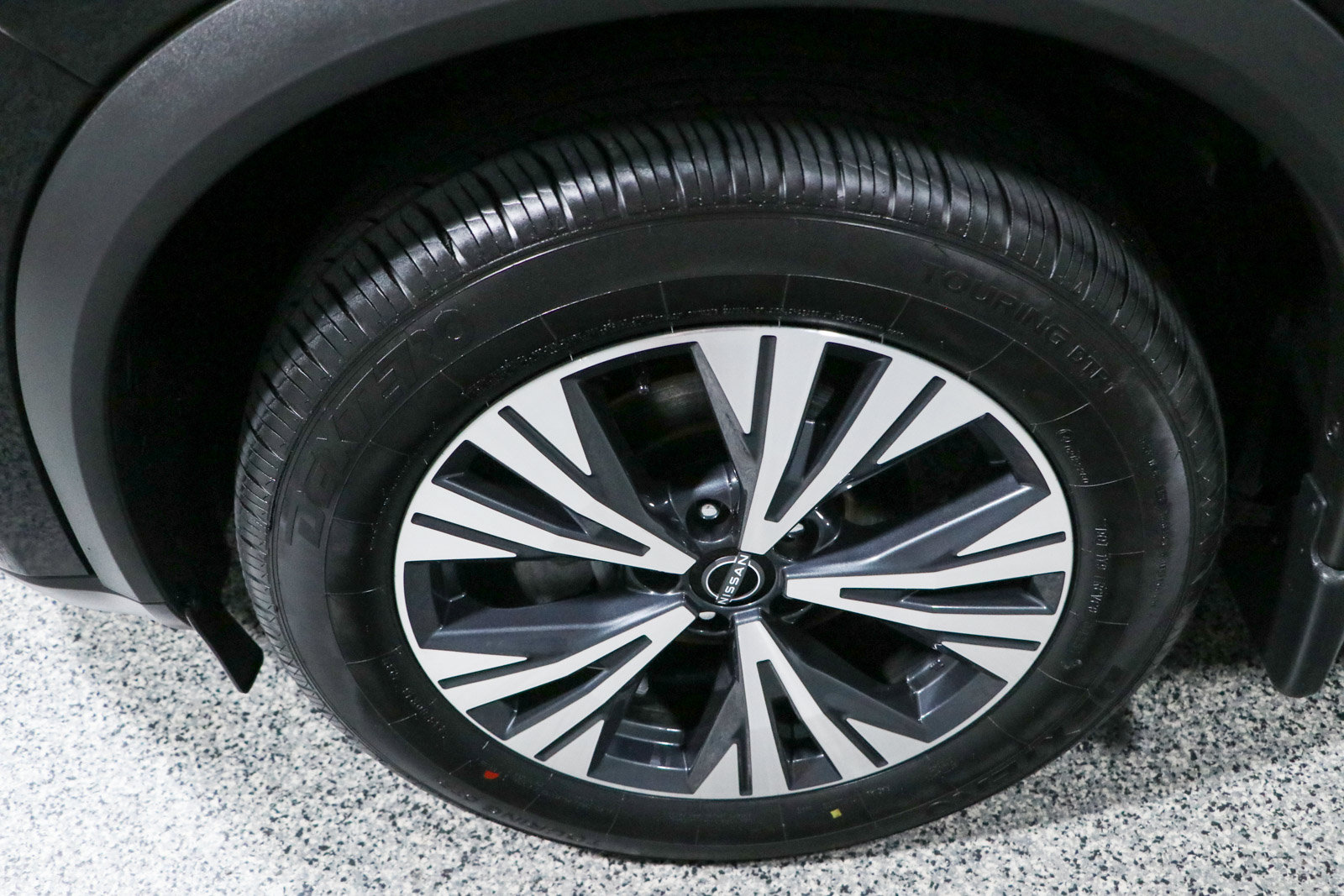 Used 2023 Nissan Rogue SV w/ SV Premium B Package FWD image 11