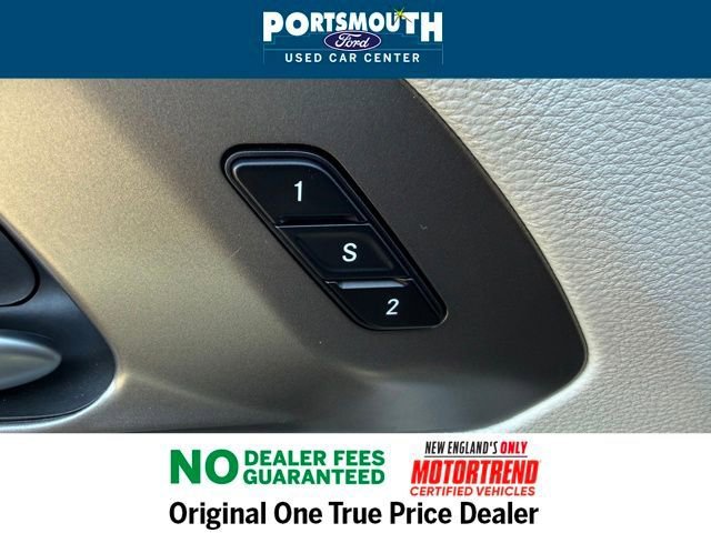 Used 2024 Chrysler Pacifica Touring-L image 25