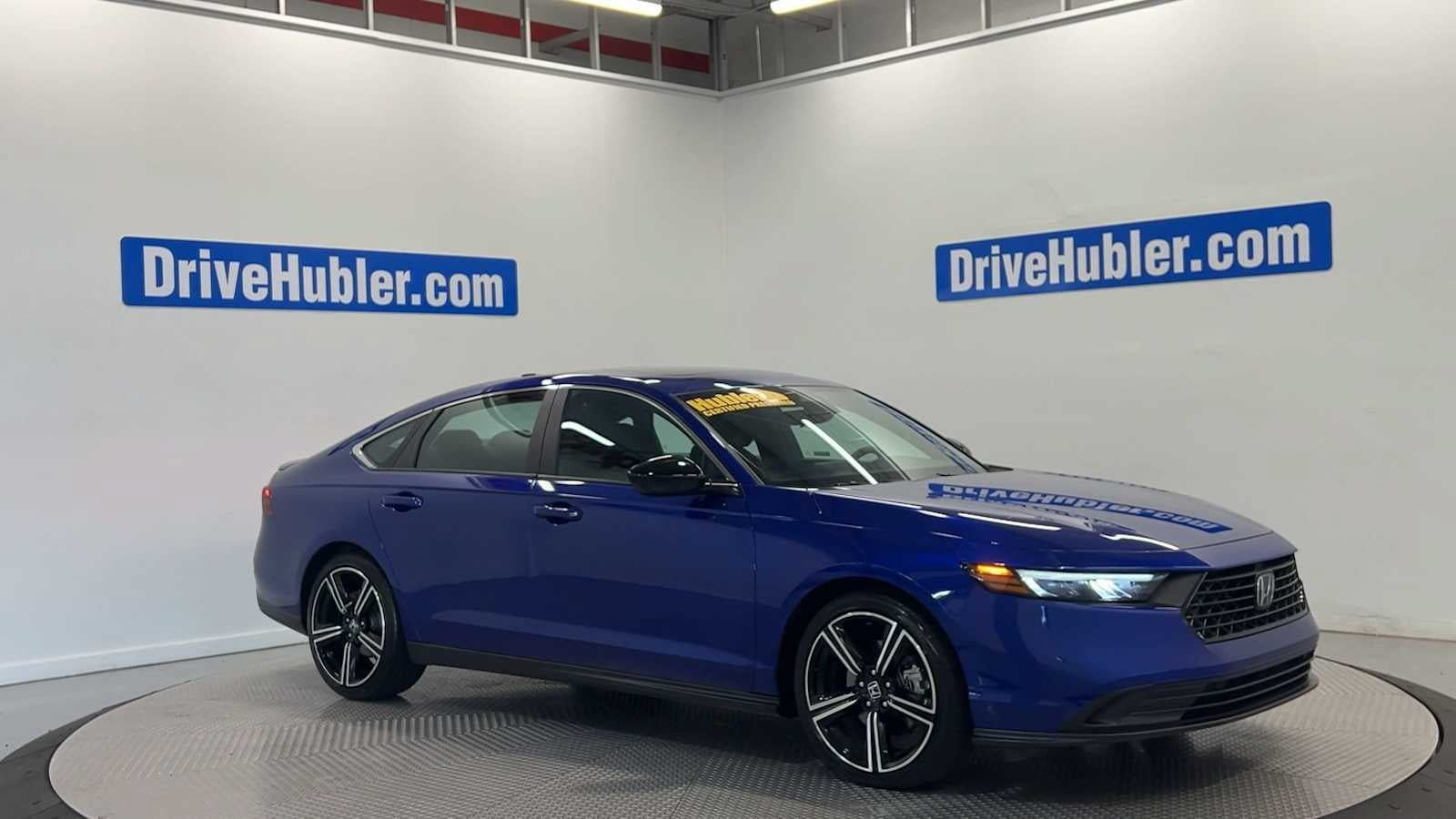 Used 2025 Honda Accord Sport image 2