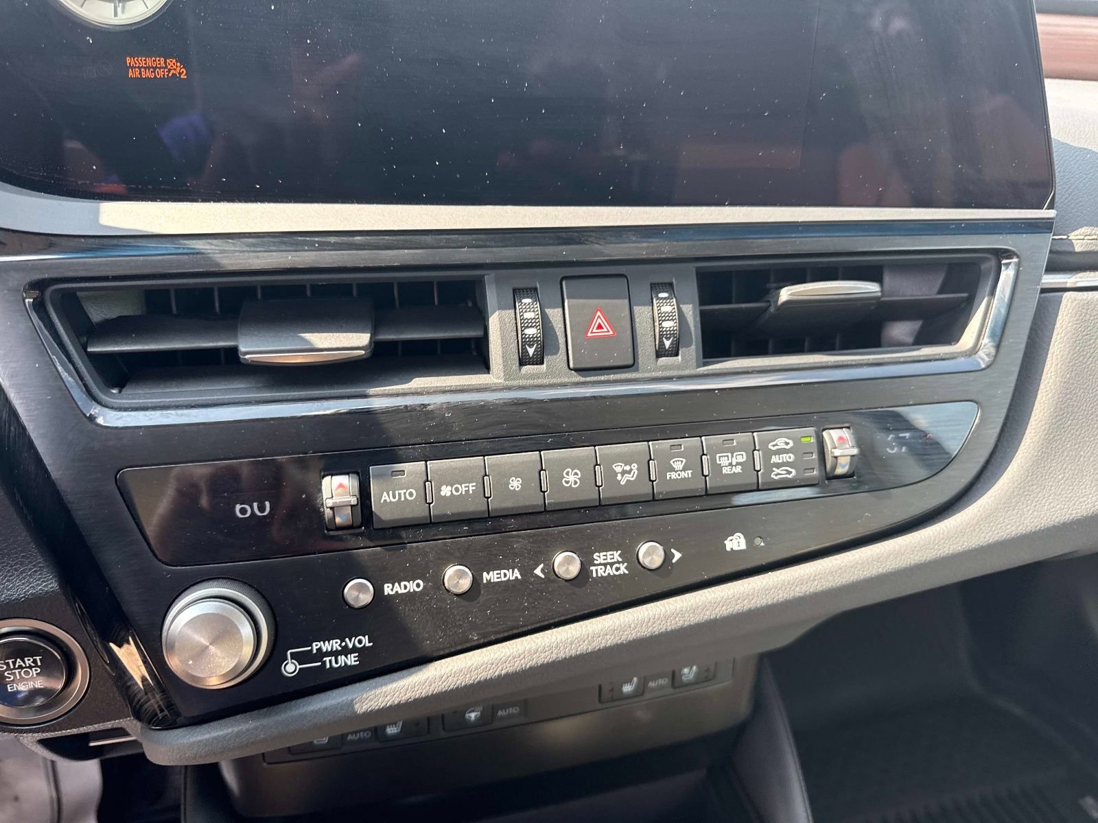 Used 2025 Lexus ES 350 w/ Premium Package image 26